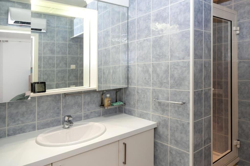 Elegant Appartement Aux Portes De Paris Сент-Уен Екстериор снимка