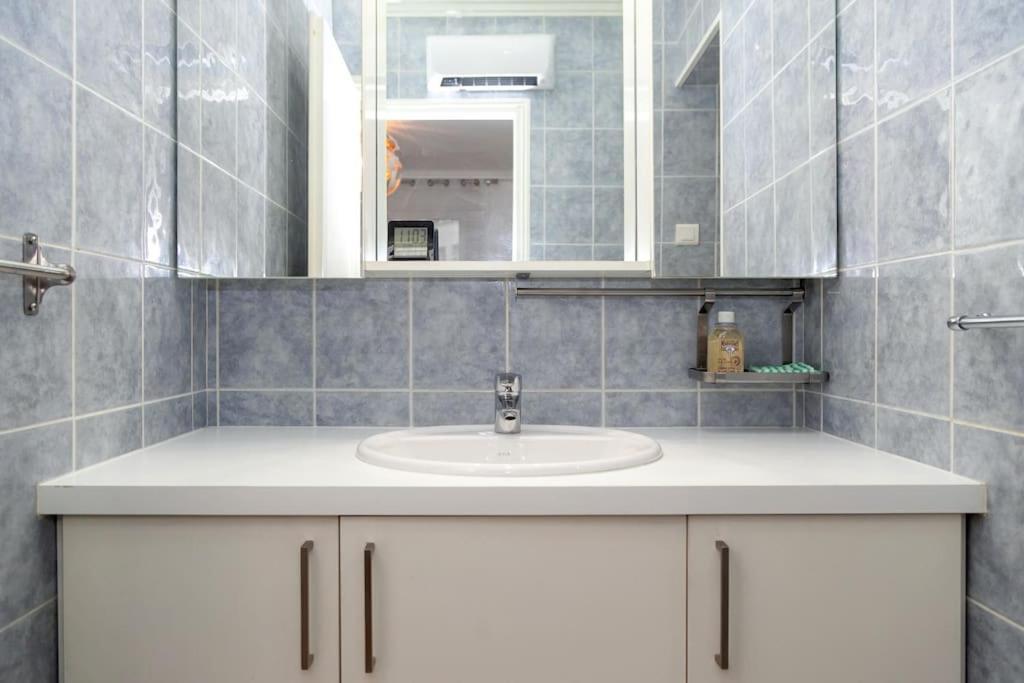 Elegant Appartement Aux Portes De Paris Сент-Уен Екстериор снимка